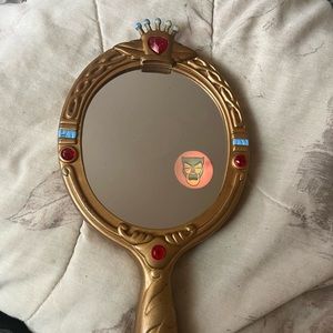 Vintage Snow White and the seven dwarfs talk and view mirror!